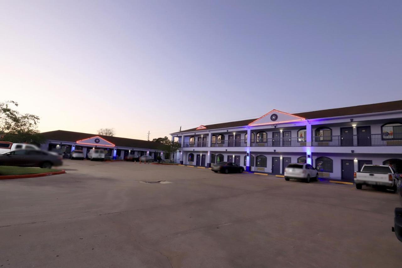 Scottish Inn And Suites Houston-Jones Road Экстерьер фото