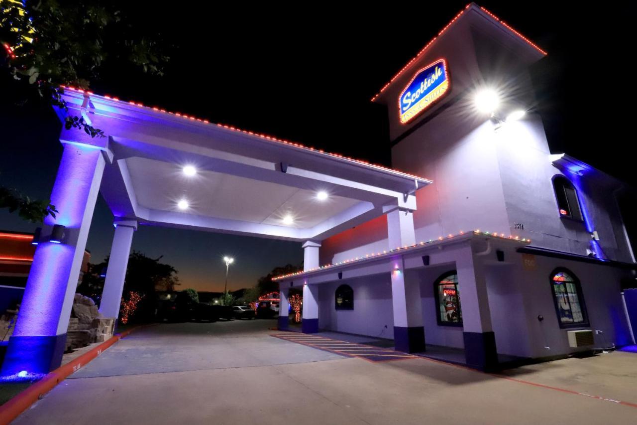 Scottish Inn And Suites Houston-Jones Road Экстерьер фото